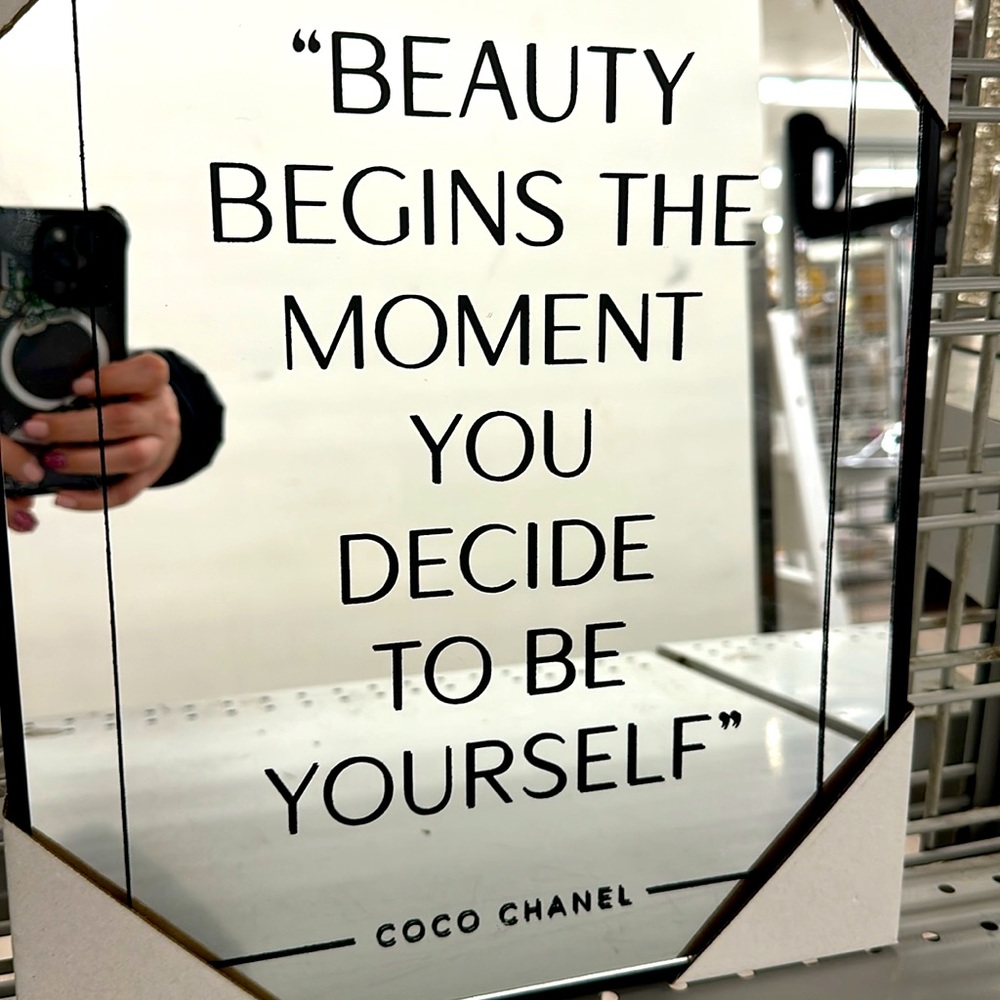 🛑SOLD🛑DESIGNER MIRROR 🪞 WALL ART 🖼️